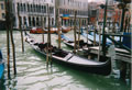 威尼斯河道和长平底船